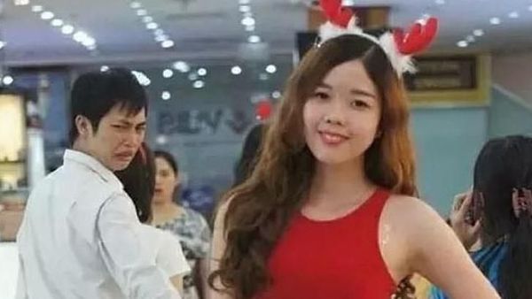 Momen Kocak Photobomb, Ada yang Lirikannya Bikin Ngeri!