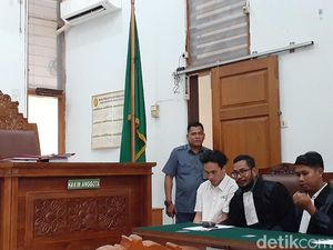 Sidang Dakwaan, Jaksa Sebut Jefri Nichol Pakai Ganja agar Tidur Nyenyak Sidang Dakwaan, Jaksa Sebut Jefri Nichol Pakai Ganja agar Tidur Nyenyak