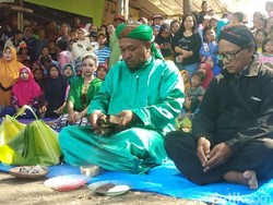 Nelayan Probolinggo Gelar Ritual Rokat Tasek karena Sepi Tangkapan