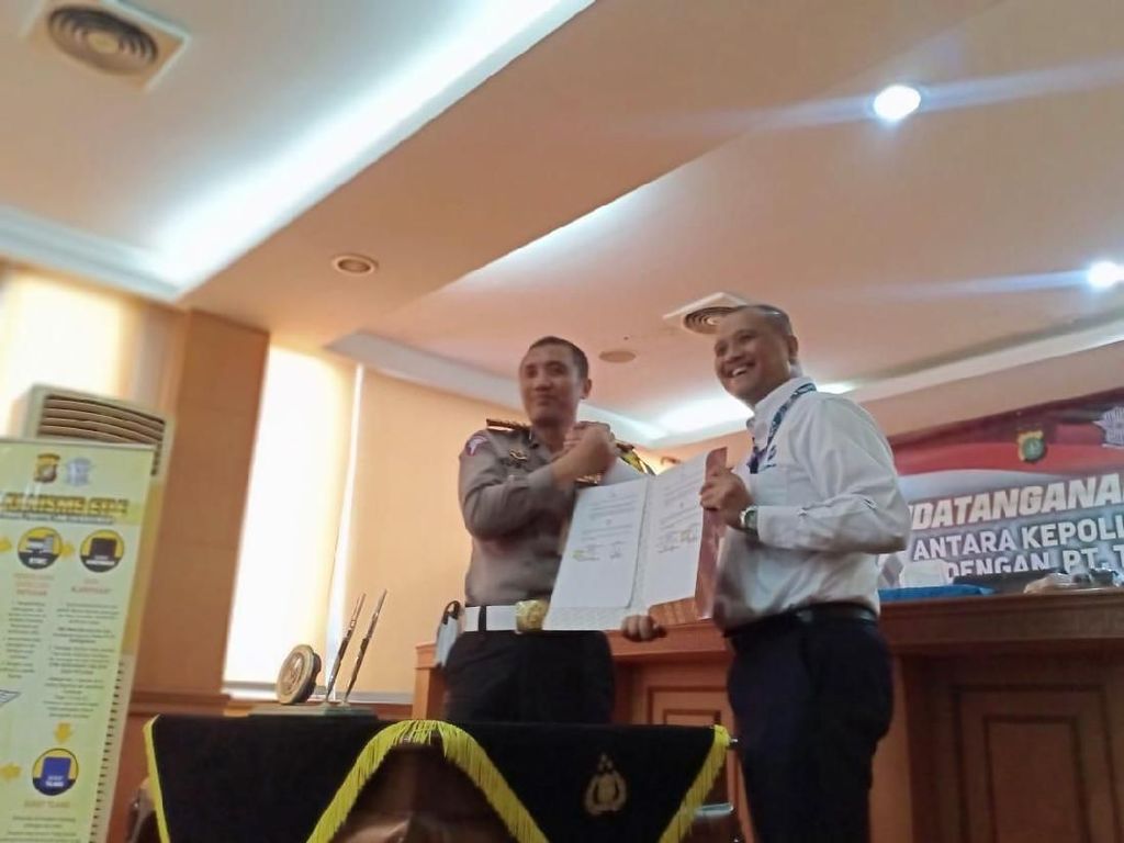 Polda Metro-TransJakarta Teken MoU soal E-TLE Khusus di Busway Polda Metro-TransJakarta Teken MoU soal E-TLE Khusus di Busway