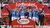 Klub paling sukses di Inggris Raya bukanlah Manchester United atau Liverpool. Memiliki 115 trofi hingga saat ini, Rangers adalah pemilik status tersebut. Namun sebagian besar gelar Rangers didapat di dalam negeri alias trofi domestik (Steve Welsh/Getty Images)
