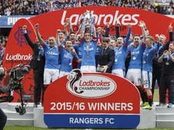 Klub paling sukses di Inggris Raya bukanlah Manchester United atau Liverpool. Memiliki 115 trofi hingga saat ini, Rangers adalah pemilik status tersebut. Namun sebagian besar gelar Rangers didapat di dalam negeri alias trofi domestik (Steve Welsh/Getty Images)