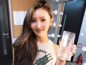 Lihat Apartemen Minimalis Hwasa Mamamoo Seharga Rp 33 Miliar Lihat Apartemen Minimalis Hwasa Mamamoo Seharga Rp 33 Miliar