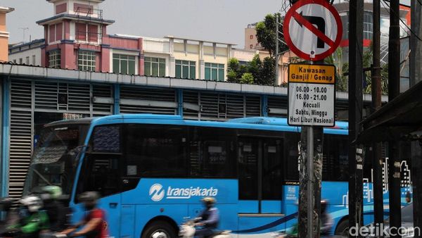 Melihat Rambu Ganjil Genap yang Dikeluhkan Warga