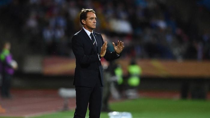 Roberto Mancini sebut Italia bikin susah diri sendiri. (Foto: Claudio Villa/Getty Images)