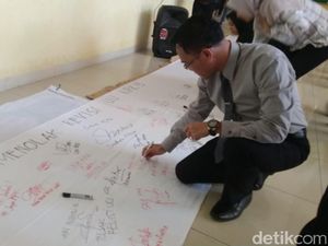 Puluhan Dosen Undip akan Kirim Petisi Tolak Revisi RUU KPK ke Jokowi Puluhan Dosen Undip akan Kirim Petisi Tolak Revisi RUU KPK ke Jokowi