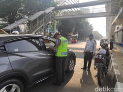 Kena Tilang Ganjil Genap, Pengemudi di Jaksel dan Jakbar Mengeluh Tidak Tahu