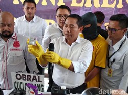 Dear Emak-emak, Waspada Kosmetik Kedaluwarsa Beredar di Jabar!