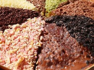 Ngemil Sore dengan 5 Martabak Manis Bertopping Kekinian