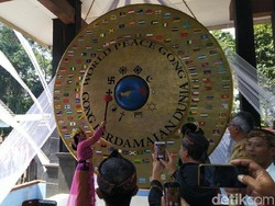 Suasana Peringatan Penabuhan Gong Perdamaian Dunia di Ciamis