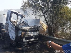 Kecelakaan di Cipularang Libatkan 5 Kendaraan, Korban Luka 2 Orang Kecelakaan di Cipularang Libatkan 5 Kendaraan, Korban Luka 2 Orang