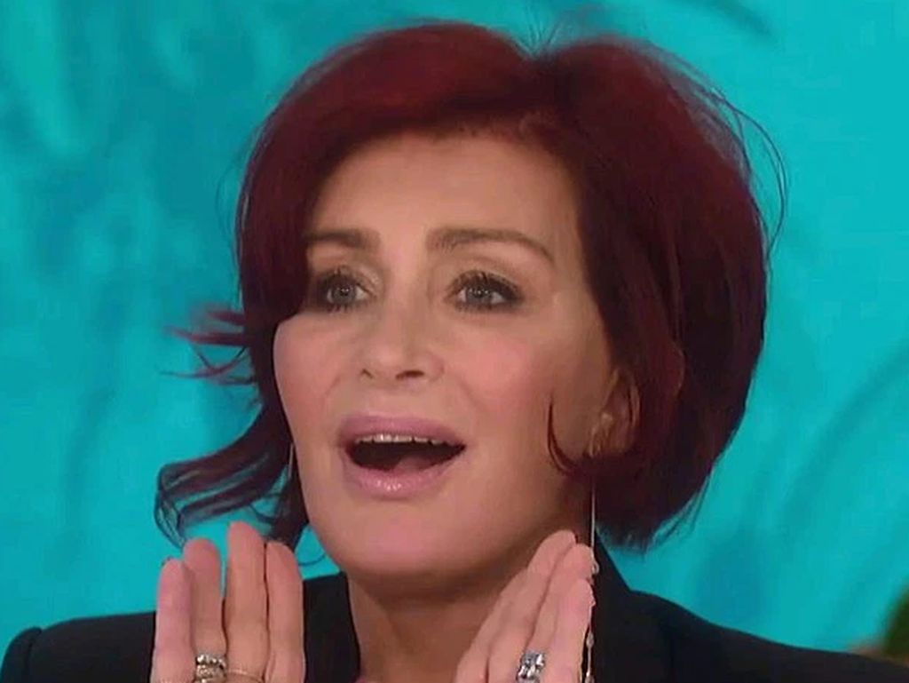 Penampilan Baru Sharon Osbourne setelah Operasi Facelift Keempat Kalinya Penampilan Baru Sharon Osbourne setelah Operasi Facelift Keempat Kalinya