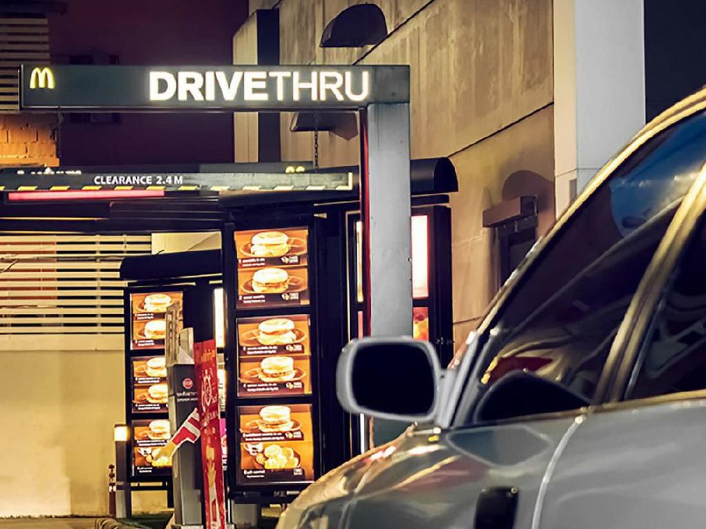 Ini 10 Kebiasaan Buruk Saat Drive Thru yang Perlu Dihindari Ini 10 Kebiasaan Buruk Saat Drive Thru yang Perlu Dihindari