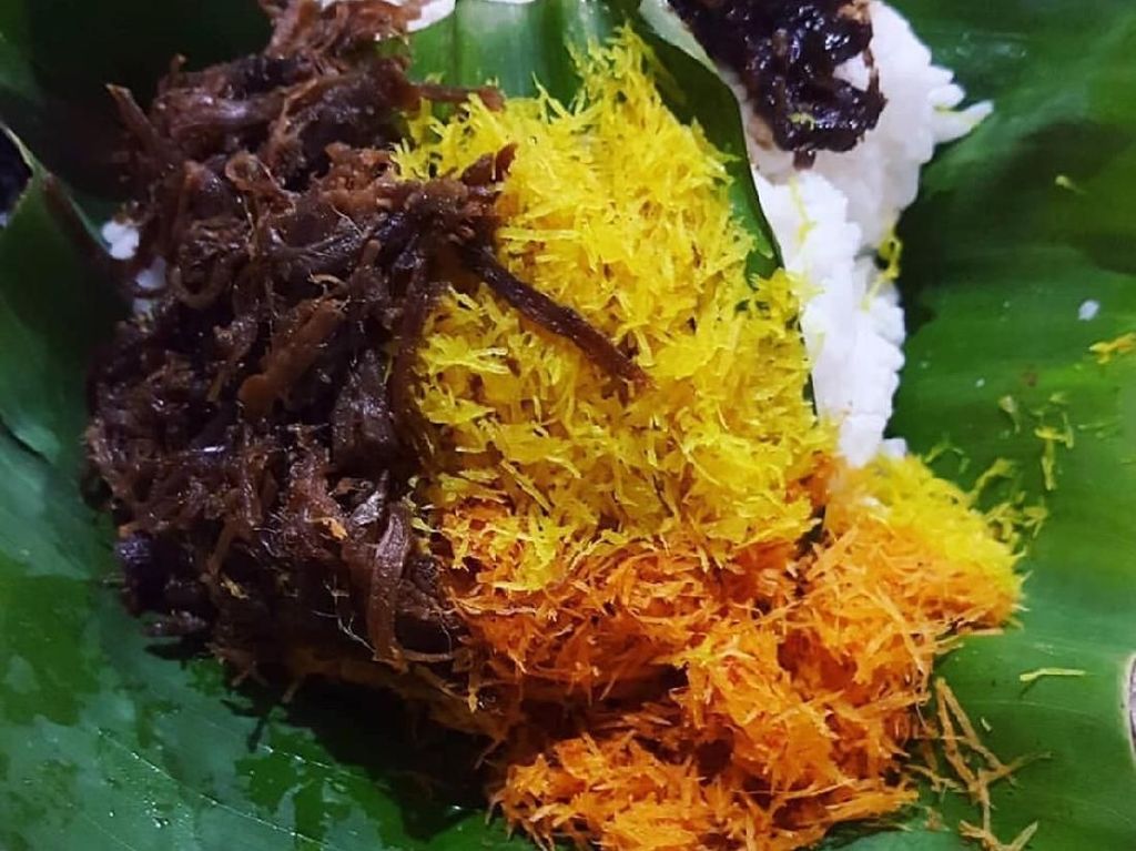 Sejarah dan Asal-usul Nasi Krawu Khas Gresik Sejarah dan Asal-usul Nasi Krawu Khas Gresik