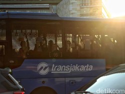 Demo Lagi, Lima Rute TransJakarta Berhenti Operasi Sementara