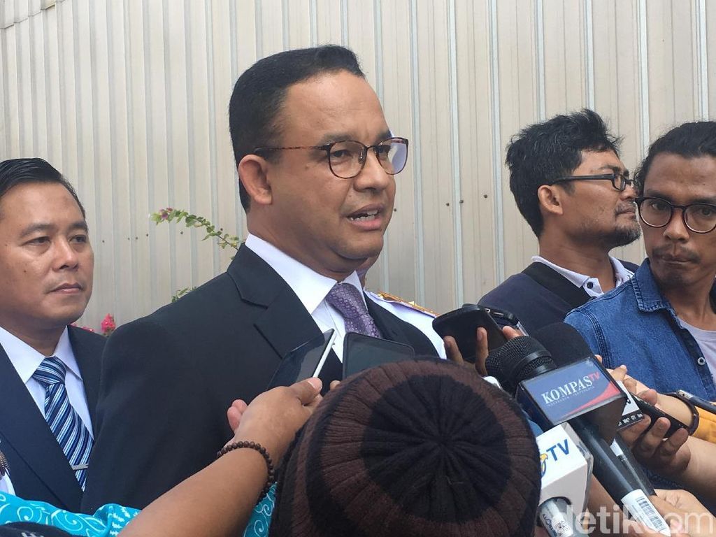 Tak Kunjung Terima SK PNS, Guru Hononer K2 DKI Ini Gugat Anies-Disdik Tak Kunjung Terima SK PNS, Guru Hononer K2 DKI Ini Gugat Anies-Disdik