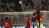 Gol dicetak oleh Supachok Sarachat (dua gol) dan penalti Theeraton Bunmathan.