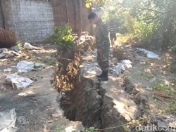 Puluhan Rumah di Bantaran Bengawan Solo Terancam Terbawa Longsor