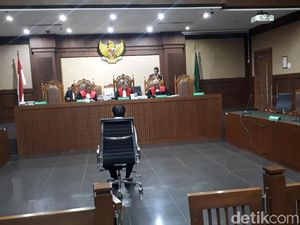 Sidang Habil Marati Ditunda Gara-gara Tak Didampingi Pengacara Sidang Habil Marati Ditunda Gara-gara Tak Didampingi Pengacara