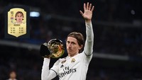 Meski tak lagi muda dan musim lalu gagal bersama Real Madrid, Luka Modric (34 tahun) masih berada dalam daftar 10 pemain terbaik. Sebagai gelandang tengah, pemain asal Kroasia ini punya rating 90. (ist.)