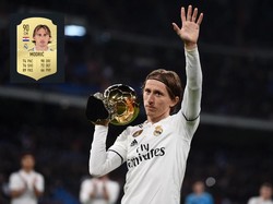 Meski tak lagi muda dan musim lalu gagal bersama Real Madrid, Luka Modric (34 tahun) masih berada dalam daftar 10 pemain terbaik. Sebagai gelandang tengah, pemain asal Kroasia ini punya rating 90. (ist.)