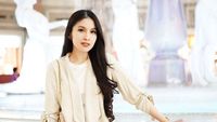 7 Gaya Sandra Dewi Saat Jadi Bumil, Tetap Langsing di Kehamilan 9 Bulan