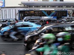 Kalau Mau Adil, Kenapa Motor Nggak Kena Sistem Ganjil-Genap?