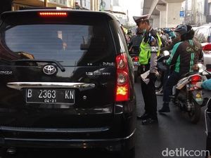Masih Ada Pengemudi yang Melanggar di Hari Ke-2 Ganjil Genap Jaksel