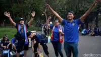 Sejumlah suporter Timnas Thailand nampak mulai meramaikan Stadion Utama Gelora Bung Karno untuk menyaksikan langsung dan mendukung timnas mereka yang akan bertanding melawan Indonesia.