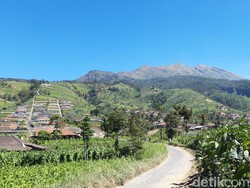 9 Gunung Tertinggi di Pulau Jawa Favorit Para Pendaki
