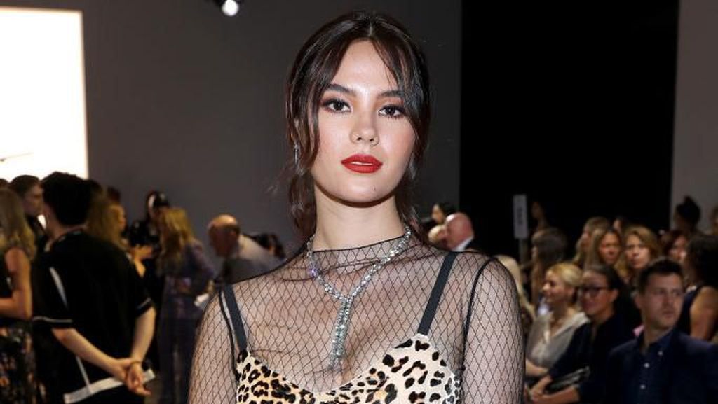 Gaya Seksi Miss Universe 2018 Catriona Gray di New York Fashion Week Gaya Seksi Miss Universe 2018 Catriona Gray di New York Fashion Week