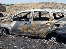 Seorang Pria Depresi Bakar Mobilnya Sendiri di Tempat Pembuangan Akhir