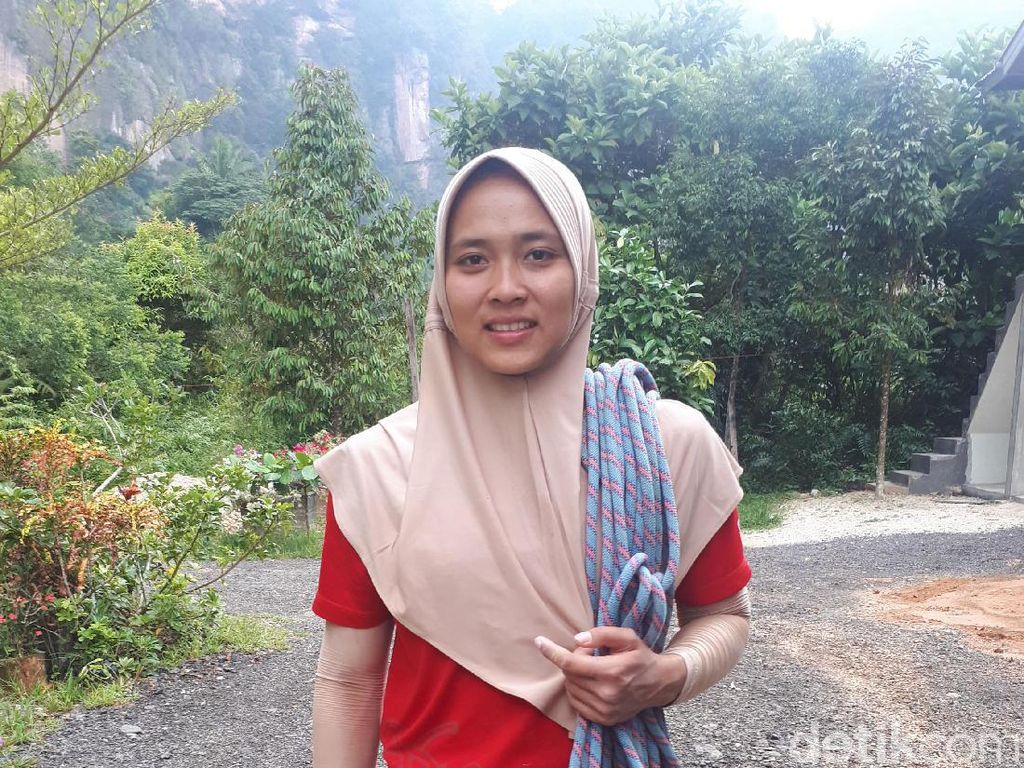 Aries Susanti Siap Ikuti Kualifikasi Panjat Tebing Olimpiade 2020 Aries Susanti Siap Ikuti Kualifikasi Panjat Tebing Olimpiade 2020