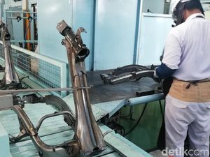 Penampakan Rangka eSAF pada Motor Honda saat Diproduksi Penampakan Rangka eSAF pada Motor Honda saat Diproduksi