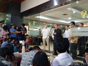 Pesan Anak Habibie ke Penjenguk: Mohon Dimengerti, Bapak Perlu Istirahat Pesan Anak Habibie ke Penjenguk: Mohon Dimengerti, Bapak Perlu Istirahat
