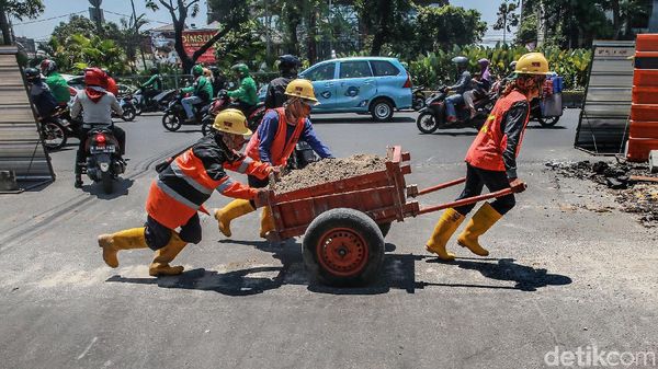 Revitalisasi Trotoar Kramat Ditarget Rampung Akhir Tahun
