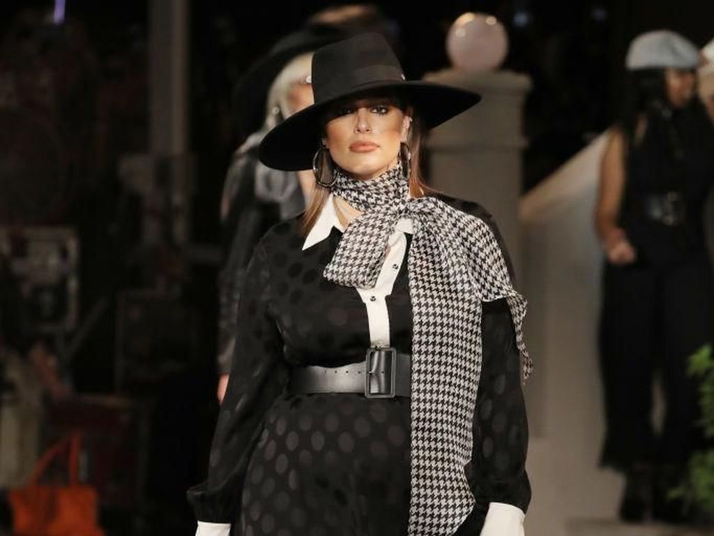 7 Tips Memilih Baju Untuk Wanita Gemuk, Bikin Lebih PD dan Stylish 7 Tips Memilih Baju Untuk Wanita Gemuk, Bikin Lebih PD dan Stylish