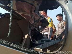 Penampakan MPV Yang Ringsek Tewaskan 3 Orang di Nganjuk Penampakan MPV Yang Ringsek Tewaskan 3 Orang di Nganjuk