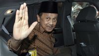 Ngabalin Ajak Masyarakat Doakan Habibie