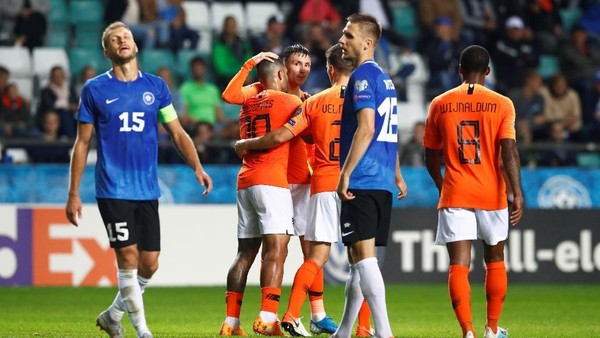 Belanda menggulung tuan rumah Estonia 4-0 di Kualifikasi Piala Eropa 2022. (Foto: Ints Kalnins / Reuters)