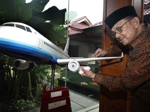 Grace Natalie: BJ Habibie Orang yang Berani Ambil Risiko, Selalu Positif Grace Natalie: BJ Habibie Orang yang Berani Ambil Risiko, Selalu Positif