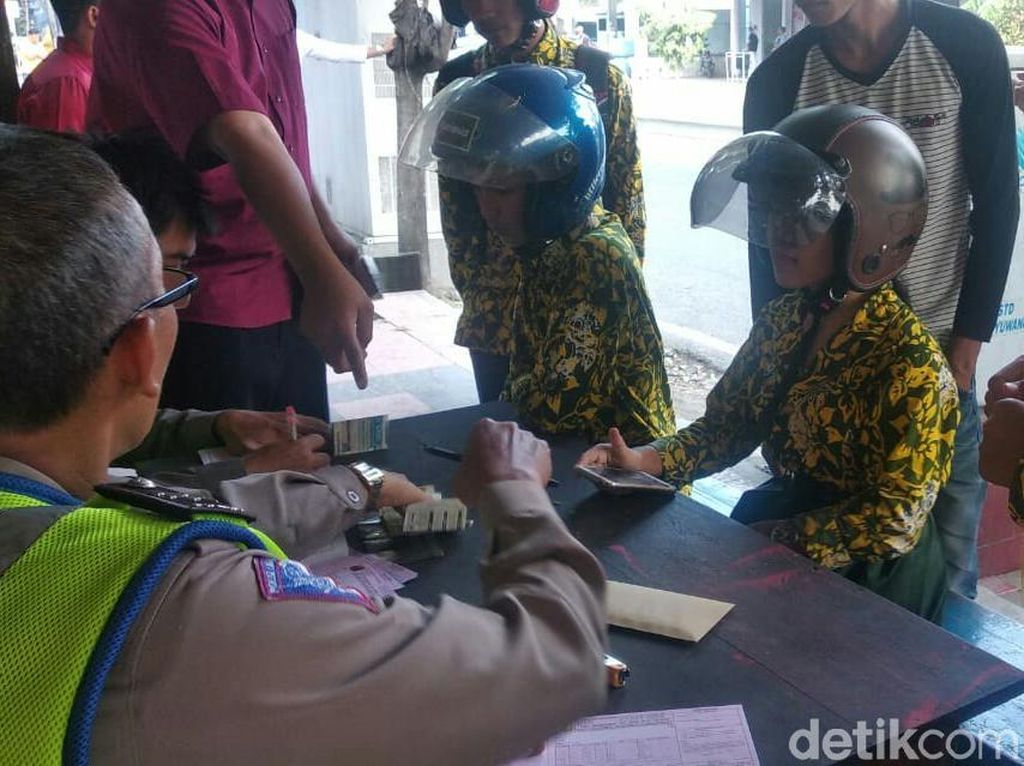 Pelanggar Operasi Patuh Semeru 2019 di Banyuwangi Didominasi ABG Pelanggar Operasi Patuh Semeru 2019 di Banyuwangi Didominasi ABG