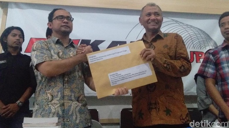 30 Pusat Kajian Antikorupsi se-Indonesia Tagih Janji Jokowi Kuatkan KPK