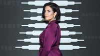 Halsey Tampil dengan Piyama Seksi di New York Fashion Week