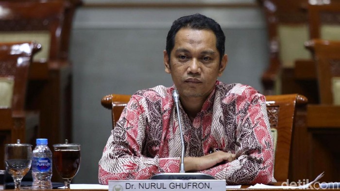 Komisi III DPR hari ini memulai uji kepatutan dan kelayakan (fit and proper test) bagi calon pimpinan KPK. Salah satu yang diuji adalah Nurul Ghufron.
