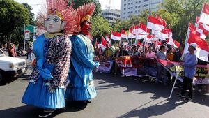 Ondel-ondel Ramaikan Aksi di Depan Istana