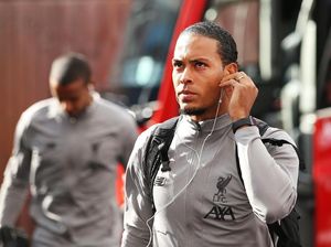 Kompany Sebut Van Dijk sebagai Bek Terbaik di Premier League