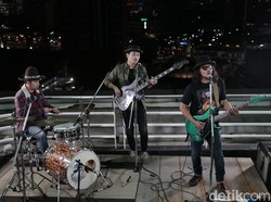 Gugun Blues Shelter Akui Sulit Jual Boxset di Era Digital