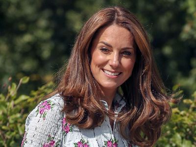Foto: Gaya Anggun Kate Middleton saat Pamer Baju Baru Rp 28 Juta