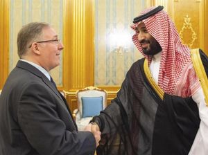 Putra Mahkota Saudi Gelar Pertemuan Langka dengan Delegasi Penginjil AS Putra Mahkota Saudi Gelar Pertemuan Langka dengan Delegasi Penginjil AS